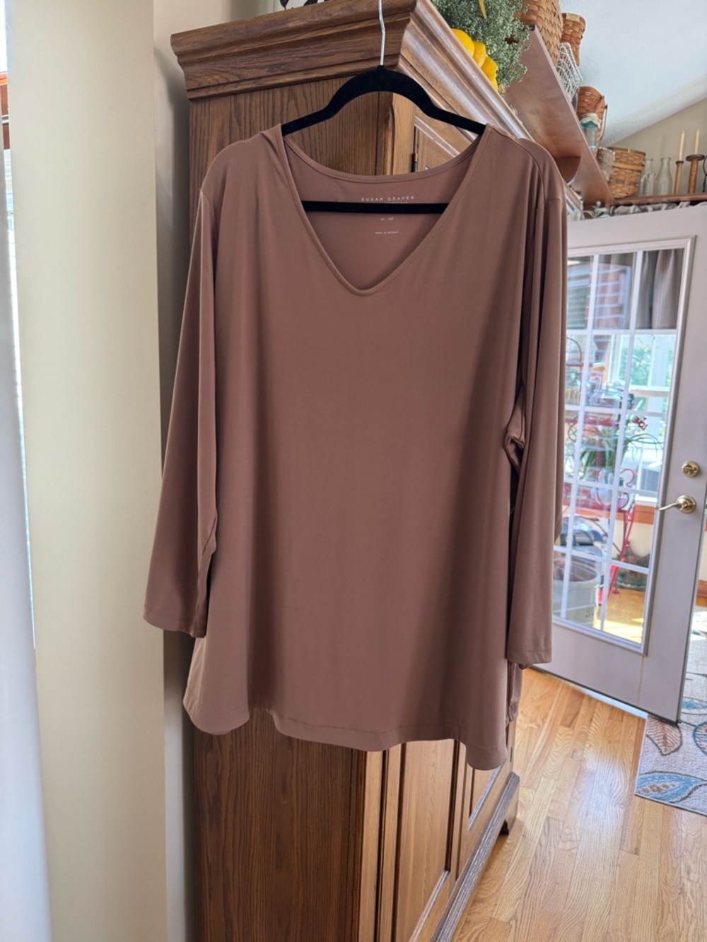 Susan Graver-Taupe V-Neck Long Sleeve Tunic 4X $30.00 fits like 3x wore once